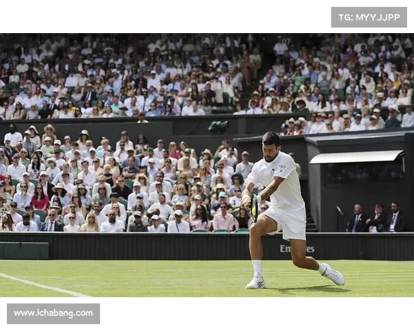 德约科维奇逆转科博利晋级温网四强 半决赛前滑倒引发健康疑虑 德约科维奇逆转科博利晋级温网四强 半决赛前滑倒引发健康疑虑